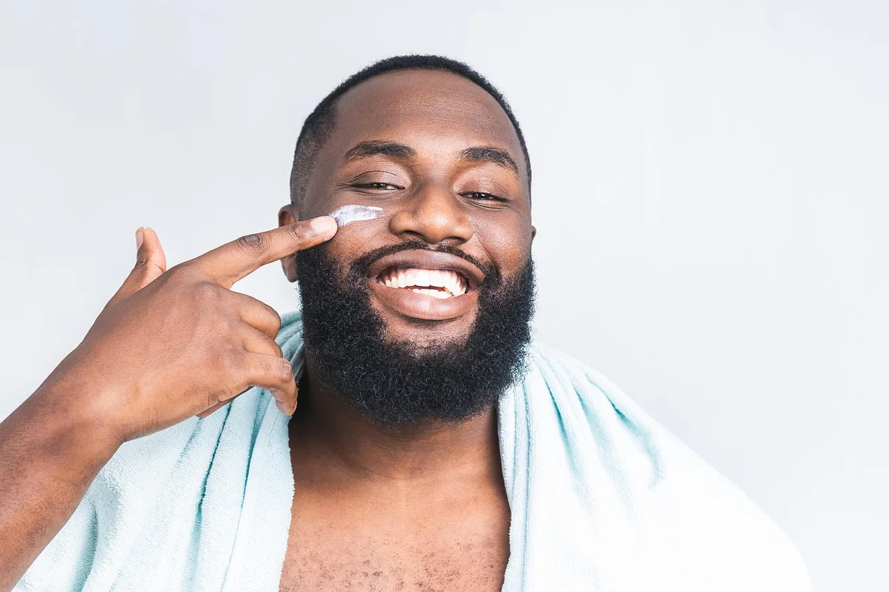 Adieu cernes : astuces surprenantes pour les hommes modernes